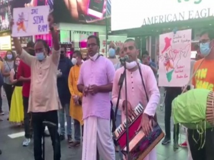 Bhajans, Jai Shri Ram chants at Times Square to celebrate 'bhoomi pujan' at Ayodhya | Bhajans, Jai Shri Ram chants at Times Square to celebrate 'bhoomi pujan' at Ayodhya