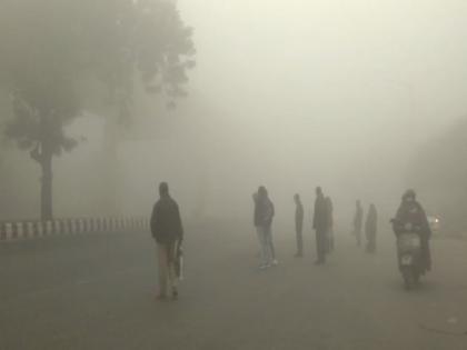 Dense fog engulfs Delhi-NCR, visibility drops to zero at several places | Dense fog engulfs Delhi-NCR, visibility drops to zero at several places