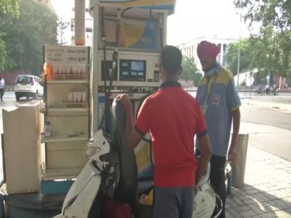Petrol price in Delhi crosses Rs 100-mark | Petrol price in Delhi crosses Rs 100-mark