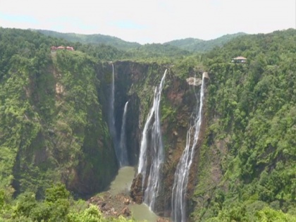 Jog waterfall in Karnataka on verge of drying up due to less rainfall | Jog waterfall in Karnataka on verge of drying up due to less rainfall