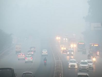Thin layer of fog envelopes Delhi, visibility affected | Thin layer of fog envelopes Delhi, visibility affected
