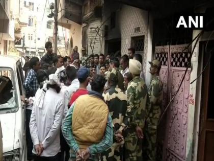 BSF to help jawan build home gutted in Delhi violence | BSF to help jawan build home gutted in Delhi violence