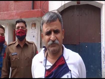 Haryana DIG arrives at police station, to be probed after spat with Home Minister's brother | Haryana DIG arrives at police station, to be probed after spat with Home Minister's brother Haryana DIG arrives at police station, to be probed after spat with Home Minister's brother | Haryana DIG arrives at police station, to be probed after spat with Home Minister's brother
