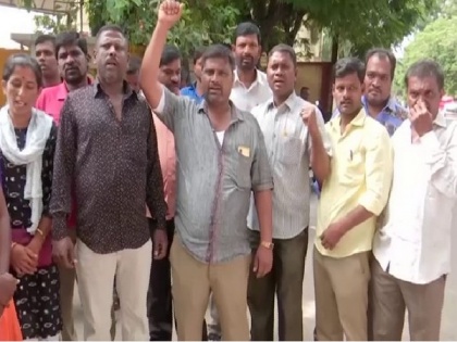 Telangana: Protests by RTC employees enter day 11 | Telangana: Protests by RTC employees enter day 11