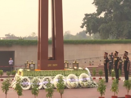 CDS, Army Chief pay tributes at National War Memorial on Infantry Day | CDS, Army Chief pay tributes at National War Memorial on Infantry Day