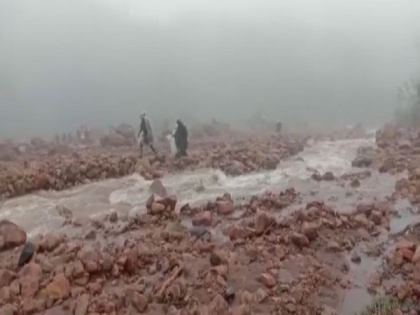 7 killed in Idukki landslide, rescue operation underway | 7 killed in Idukki landslide, rescue operation underway