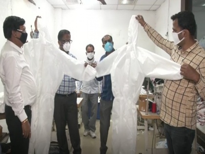 Punjab's textile firms develop PPE, hazmat suits amid COVID19 crisis | Punjab's textile firms develop PPE, hazmat suits amid COVID19 crisis
