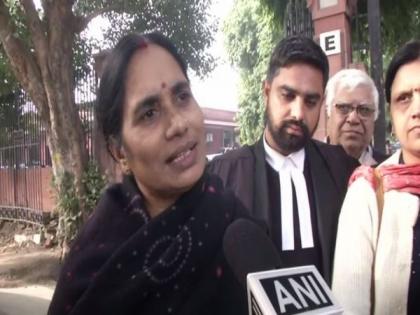 Akshay's review petition will surely be rejected: Nirbhaya's mother | Akshay's review petition will surely be rejected: Nirbhaya's mother