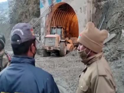 U'khand glacier burst: SDRF begins rescue operation at tunnel near Tapovan Dam in Chamoli | U'khand glacier burst: SDRF begins rescue operation at tunnel near Tapovan Dam in Chamoli