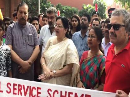 On Gandhi's 150th birth anniversary, Jamia Millia Islamia goes plastic-free | On Gandhi's 150th birth anniversary, Jamia Millia Islamia goes plastic-free On Gandhi's 150th birth anniversary, Jamia Millia Islamia goes plastic-free | On Gandhi's 150th birth anniversary, Jamia Millia Islamia goes plastic-free