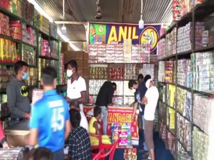 Firecracker sales plummet by 50 pc in Indore | Firecracker sales plummet by 50 pc in Indore Firecracker sales plummet by 50 pc in Indore | Firecracker sales plummet by 50 pc in Indore