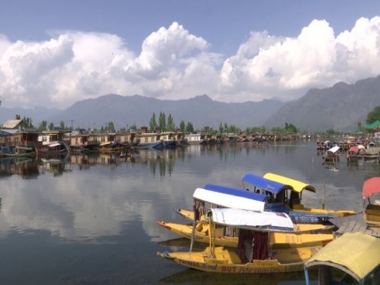 J-K administration's new houseboat repair policy raises hope for boosting tourism | J-K administration's new houseboat repair policy raises hope for boosting tourism