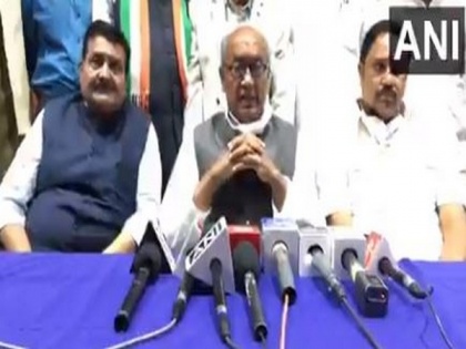 People of India should not be turned into 'Guinea pigs', says Digvijaya Singh on Covid vaccine | People of India should not be turned into 'Guinea pigs', says Digvijaya Singh on Covid vaccine