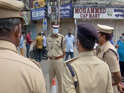 Over 9,000 cases being registered daily against lockdown violators in Hyderabad, says police commissioner | Over 9,000 cases being registered daily against lockdown violators in Hyderabad, says police commissioner