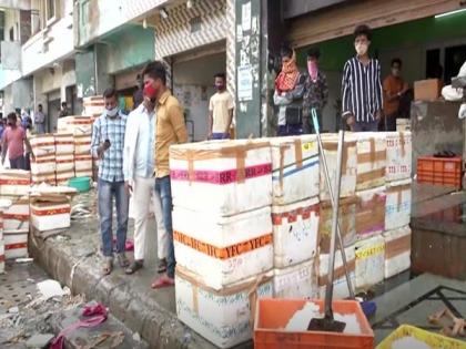 Stranded Bihar migrants in Ghazipur fish mandi seek to return home | Stranded Bihar migrants in Ghazipur fish mandi seek to return home