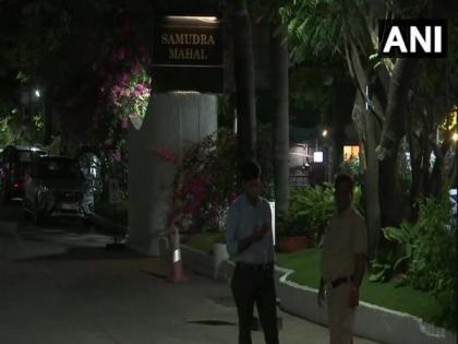 ED raid underway at Yes Bank founder's residence in Mumbai | ED raid underway at Yes Bank founder's residence in Mumbai