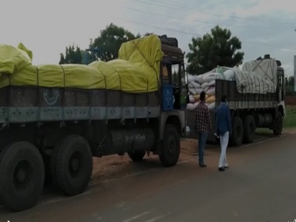 25 tonnes of illegally transported PDS rice seized in Andhra, 2 lorry drivers booked | 25 tonnes of illegally transported PDS rice seized in Andhra, 2 lorry drivers booked