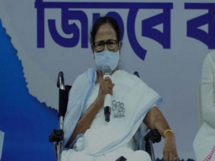 Mamata accuses BJP-led govt of incompetence in containing COVID-19 surge, says single motto is to 'capture' Bengal | Mamata accuses BJP-led govt of incompetence in containing COVID-19 surge, says single motto is to 'capture' Bengal