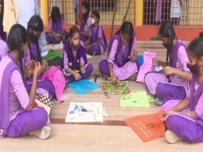 Visakhapatnam civic body promotes use of cloth bags under Swachh Bharat Mission | Visakhapatnam civic body promotes use of cloth bags under Swachh Bharat Mission