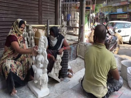Indore idol makers stare at losses amid COVID-19 pandemic | Indore idol makers stare at losses amid COVID-19 pandemic