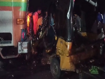 7 killed, 13 injured in Telangana road accident | 7 killed, 13 injured in Telangana road accident