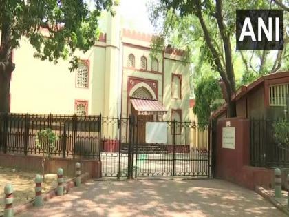 Mosque at Delhi's Parliament street closed, Imam urges people to pray at home | Mosque at Delhi's Parliament street closed, Imam urges people to pray at home
