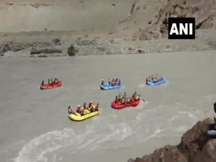 River rafting competition held on concluding day of Ladakh School Olympics 2019 | River rafting competition held on concluding day of Ladakh School Olympics 2019
