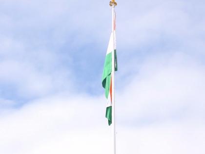 Jammu and Kashmir: Indian Army hoists 150-feet-long tricolour in Shopian | Jammu and Kashmir: Indian Army hoists 150-feet-long tricolour in Shopian