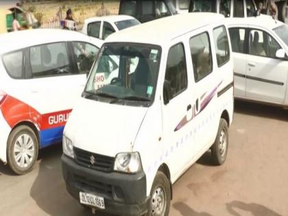 Armed robbers loot Rs 1 cr from cash van in Gurugram | Armed robbers loot Rs 1 cr from cash van in Gurugram