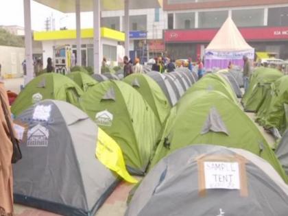 'Tent city' for protesting farmers at Singhu border as they brave harsh winter | 'Tent city' for protesting farmers at Singhu border as they brave harsh winter 'Tent city' for protesting farmers at Singhu border as they brave harsh winter | 'Tent city' for protesting farmers at Singhu border as they brave harsh winter