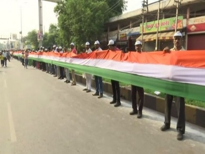 Chhattisgarh: Locals form 15-km long human chain, orgse tricolour flag rally in Raipur | Chhattisgarh: Locals form 15-km long human chain, orgse tricolour flag rally in Raipur