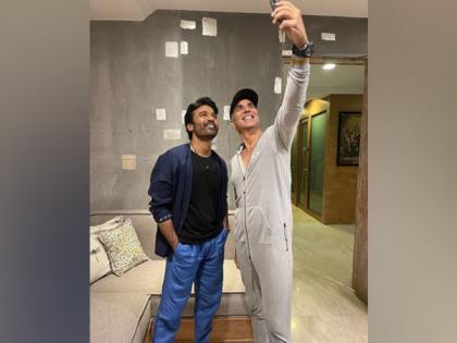 Akshay Kumar shares selfie featuring 'Atrangi Re' co-star Dhanush | Akshay Kumar shares selfie featuring 'Atrangi Re' co-star Dhanush