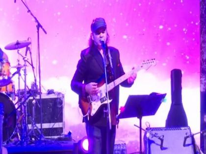 Singer Mohit Chauhan performs at Iconic Week Festival in Jammu | Singer Mohit Chauhan performs at Iconic Week Festival in Jammu