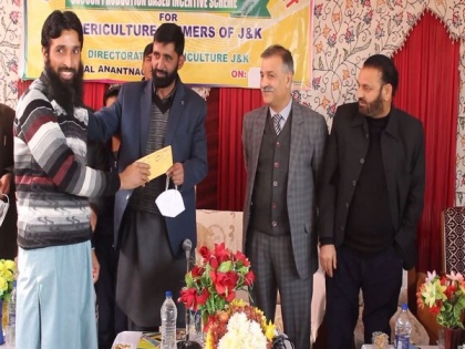 J-K govt starts scheme to provide production based incentives to cocoon farmers in South Kashmir | J-K govt starts scheme to provide production based incentives to cocoon farmers in South Kashmir