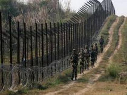 Pak violates ceasefire in J-K's Mankot, Poonch sectors | Pak violates ceasefire in J-K's Mankot, Poonch sectors Pak violates ceasefire in J-K's Mankot, Poonch sectors | Pak violates ceasefire in J-K's Mankot, Poonch sectors