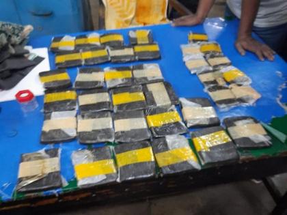 Man held, 8 kg charas seized at Howrah Railway Station | Man held, 8 kg charas seized at Howrah Railway Station