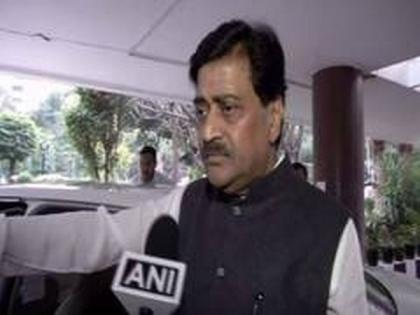 Gadkari is right man in wrong party: Ashok Chavan | Gadkari is right man in wrong party: Ashok Chavan Gadkari is right man in wrong party: Ashok Chavan | Gadkari is right man in wrong party: Ashok Chavan