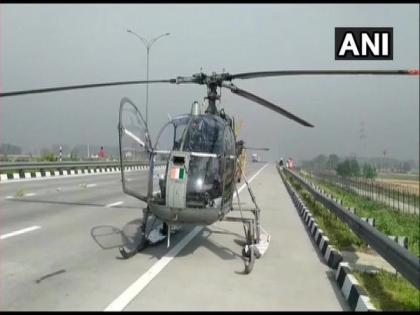 IAF's Cheetah helicopter makes precautionary landing on expressway in Baghpat, UP | IAF's Cheetah helicopter makes precautionary landing on expressway in Baghpat, UP