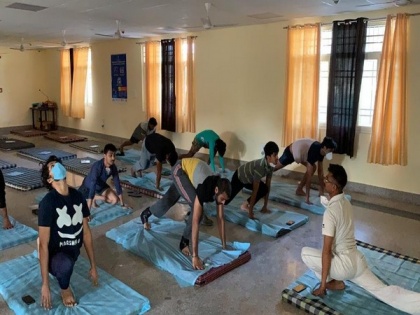 ITBP organises yoga classes for Italy evacuees at Chhawla facility | ITBP organises yoga classes for Italy evacuees at Chhawla facility