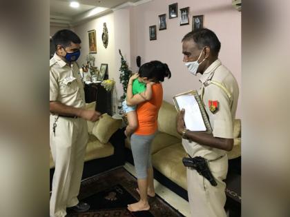 Delhi police rescue toddler who accidentally locked himself in bathroom | Delhi police rescue toddler who accidentally locked himself in bathroom