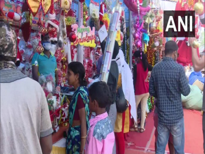 Odisha: Markets decked up in Bhubaneswar ahead of Christmas | Odisha: Markets decked up in Bhubaneswar ahead of Christmas