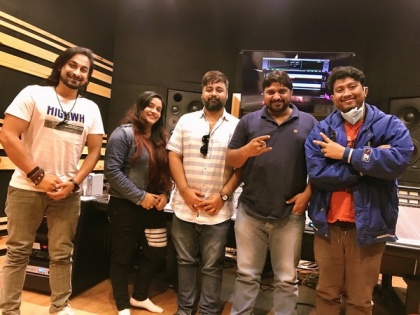 Kumar Deepak's new song 'Chutki Main' recording completed in Swati Sharma, Bishwajit Ghosh's voices | Kumar Deepak's new song 'Chutki Main' recording completed in Swati Sharma, Bishwajit Ghosh's voices