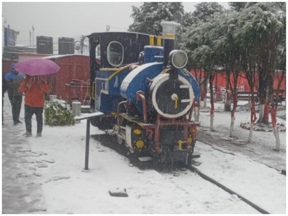Darjeeling Himalayan Railway adds two more joyride trains to meet tourist rush | Darjeeling Himalayan Railway adds two more joyride trains to meet tourist rush