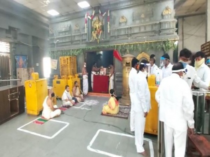 Combating COVID-19: District Collector inspects safety measures at Yadagirigutta Temple | Combating COVID-19: District Collector inspects safety measures at Yadagirigutta Temple
