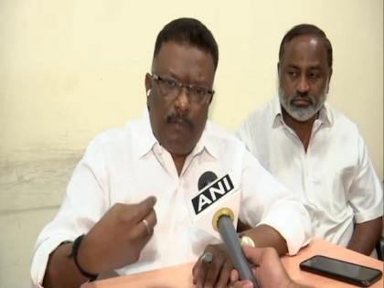 Congress hits out at TRS govt, alleges scam in Dharni online portal | Congress hits out at TRS govt, alleges scam in Dharni online portal