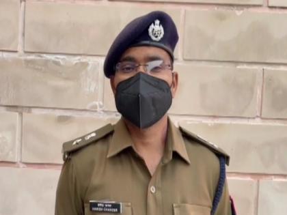 Elderly couple found dead in Noida, suicide suspected | Elderly couple found dead in Noida, suicide suspected Elderly couple found dead in Noida, suicide suspected | Elderly couple found dead in Noida, suicide suspected