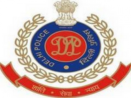 Delhi Police constable beaten by protesters at Tikri border | Delhi Police constable beaten by protesters at Tikri border