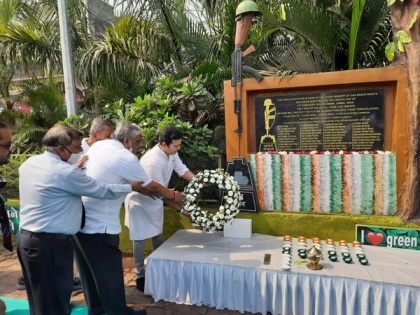 Surat pays tribute to the brave Martyrs of Pulwama | Surat pays tribute to the brave Martyrs of Pulwama