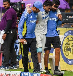 1st Test: Pant to not keep wickets on day 3 after being hit on right knee | 1st Test: Pant to not keep wickets on day 3 after being hit on right knee