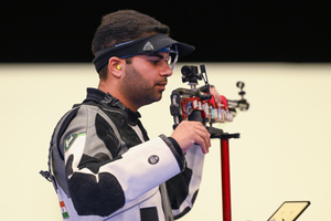 India strikes gold in 10m air rifle mixed team event at Asian Shooting Championship | India strikes gold in 10m air rifle mixed team event at Asian Shooting Championship